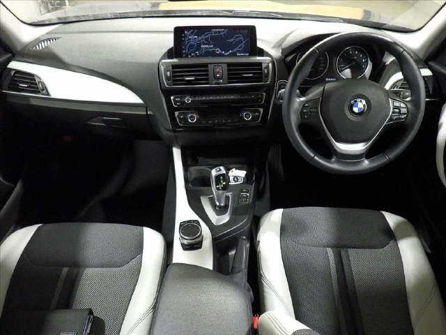 Car interior with the steering wheel on the right