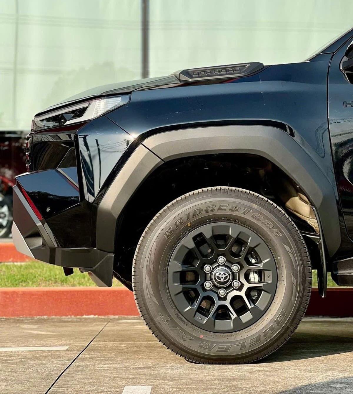 2027 TOYOTA HILUX DOUBLE CAB PRO 2.8 2WD AT Black image 5