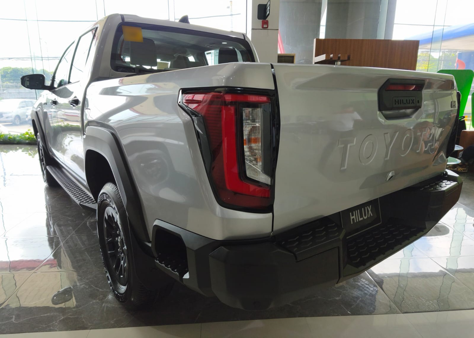 2026 TOYOTA HILUX DOUBLE CAB G 2.8 2WD AT Silver image 4