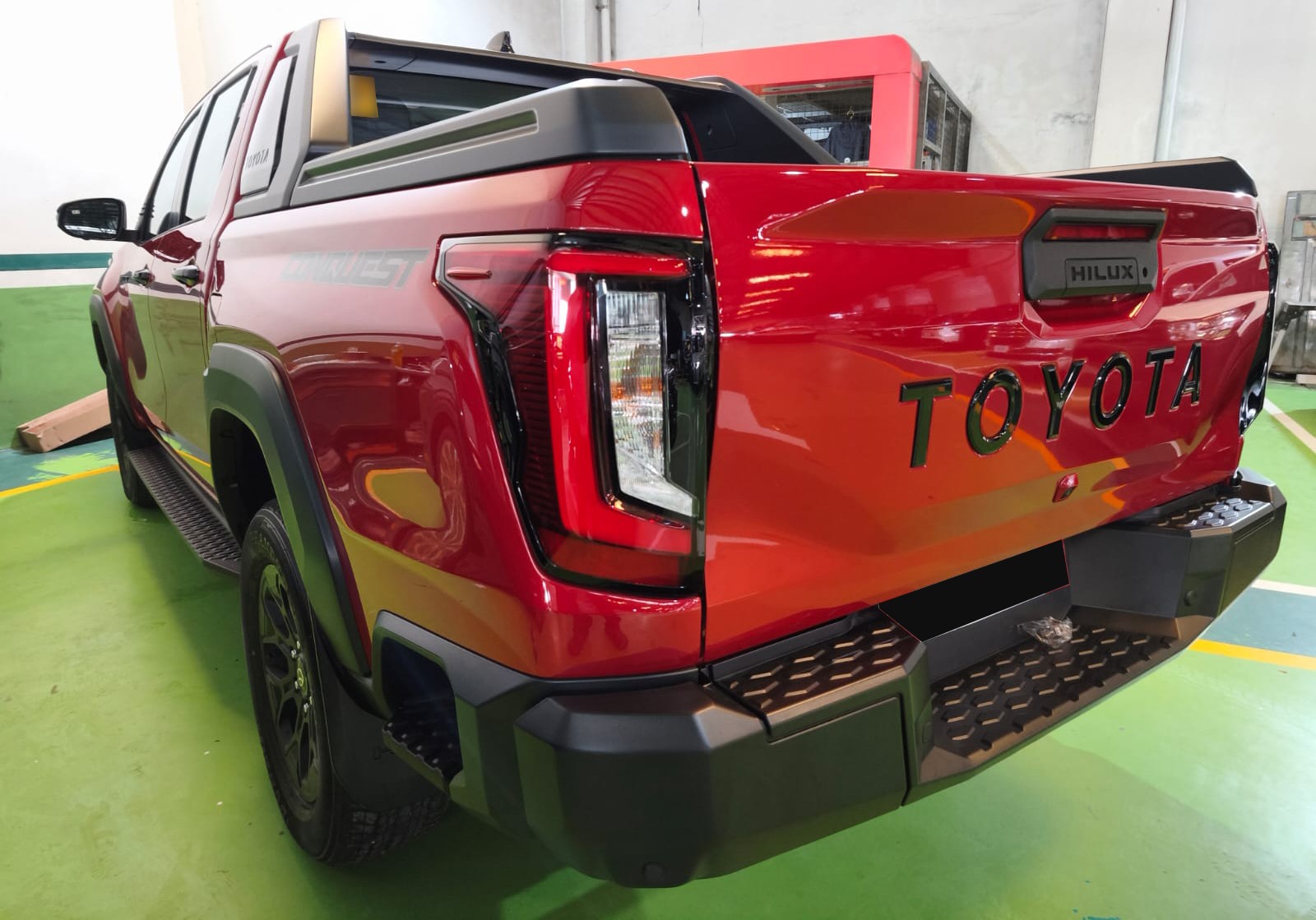 2026 TOYOTA HILUX DOUBLE CAB CONQUEST 2.8 4WD AT Red image 4