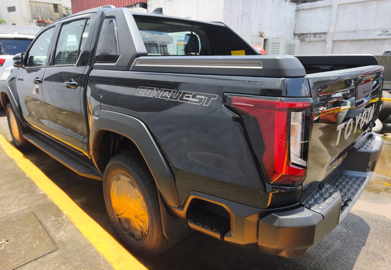 2026 TOYOTA HILUX DOUBLE CAB CONQUEST 2.8 2WD AT Black image 2