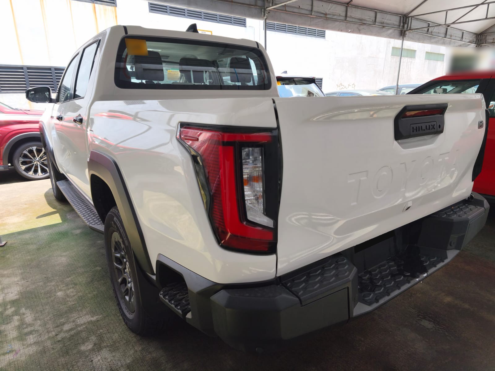 2027 TOYOTA HILUX DOUBLE CAB G 2.8 2WD AT White image 4