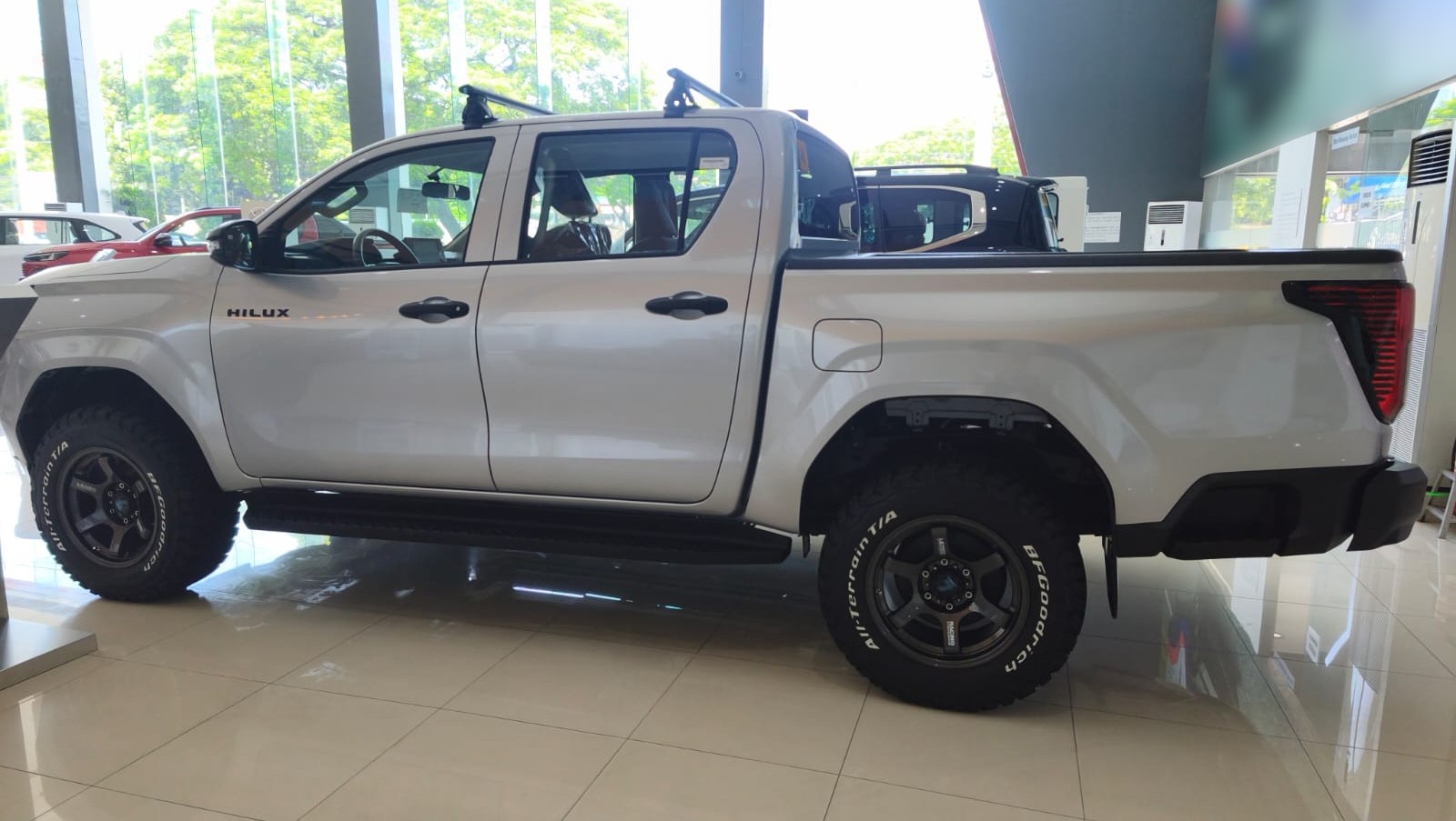 2026 TOYOTA HILUX DOUBLE CAB E 2.8 2WD AT White image 2