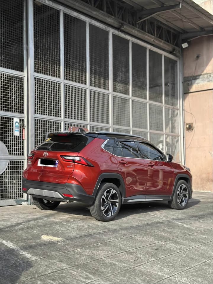 2027 TOYOTA YARIS CROSS SUV S HEV 1.5 2WD CVT Red image 5