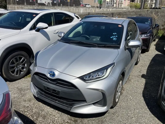 Toyota Yaris 2021 Silver