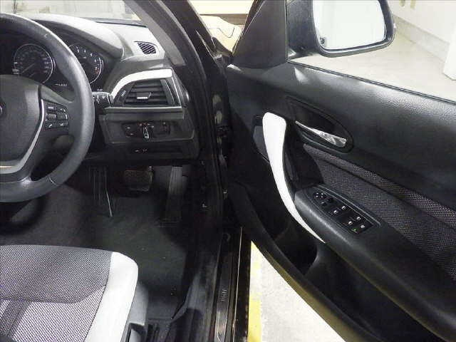 BMW 1 Series 118i 2017 image 3