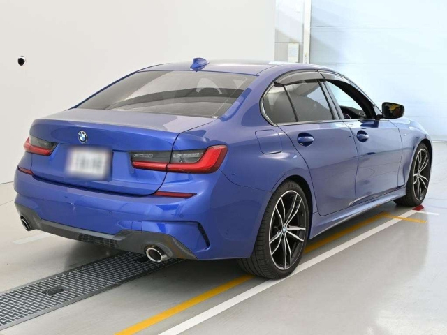 BMW 3 Series 320i M Sport Blue 2020 image 3