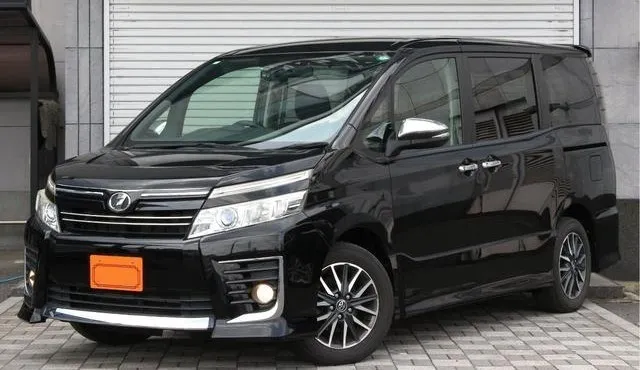Toyota Voxy Black 2015 image 2