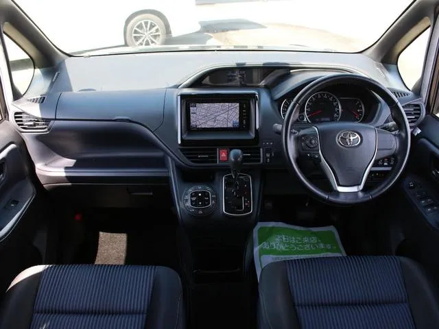 Toyota Voxy Black 2015 image 3