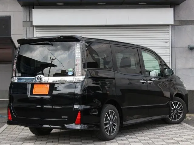 Toyota Voxy Black 2015 image 5