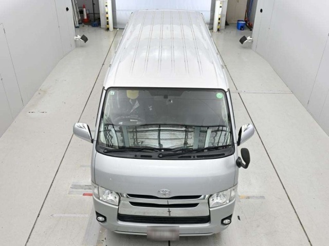 TOYOTA HIACE VAN 2017 image 2