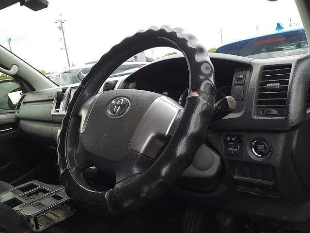 TOYOTA HIACE VAN 2017 image 5