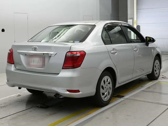 Toyota Corolla Axio 1.5X Silver 2019 image 4