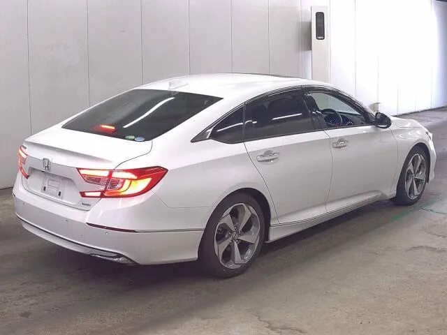 Honda Accord EX Pearl White 2020 image 5