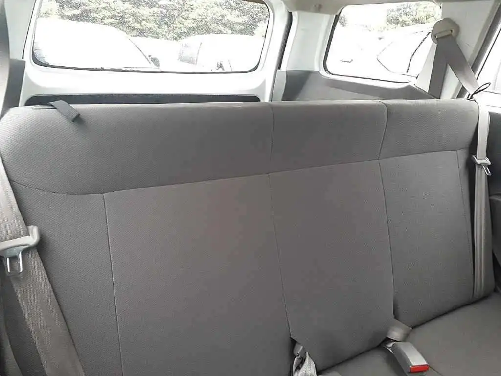 Nissan AD Van White 2021 image 7