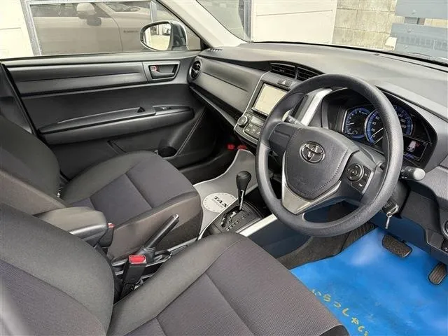 Toyota Corolla Fielder White 2019 image 5