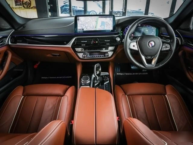 BMW B5 Touring Allrad Gray 2024 image 6