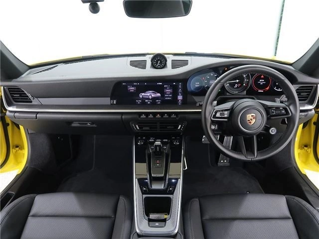 Porsche 911 Carrera 4S Yellow 2020 image 2