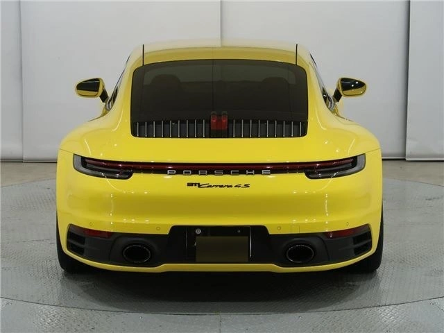 Porsche 911 Carrera 4S Yellow 2020 image 8