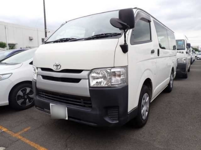 TOYOTA HIACE VAN 2016