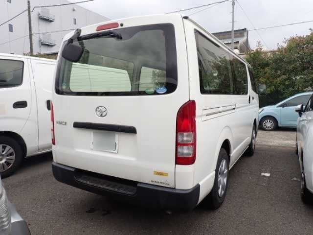TOYOTA HIACE VAN 2016 image 2