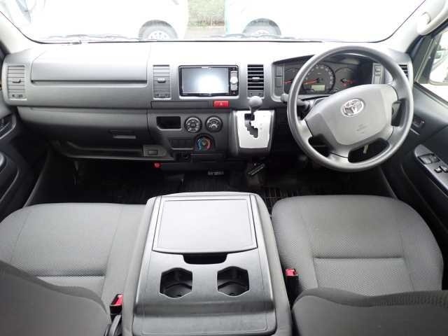 TOYOTA HIACE VAN 2016 image 4