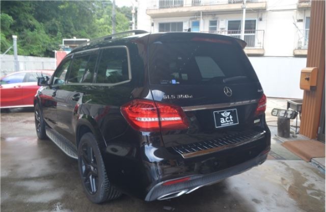 MERCEDES BENZ GLS Black image 12
