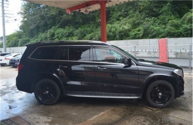 MERCEDES BENZ GLS Black image 17