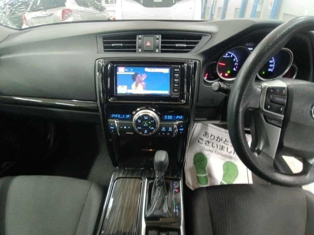 TOYOTA MARK X Black 2016 image 6