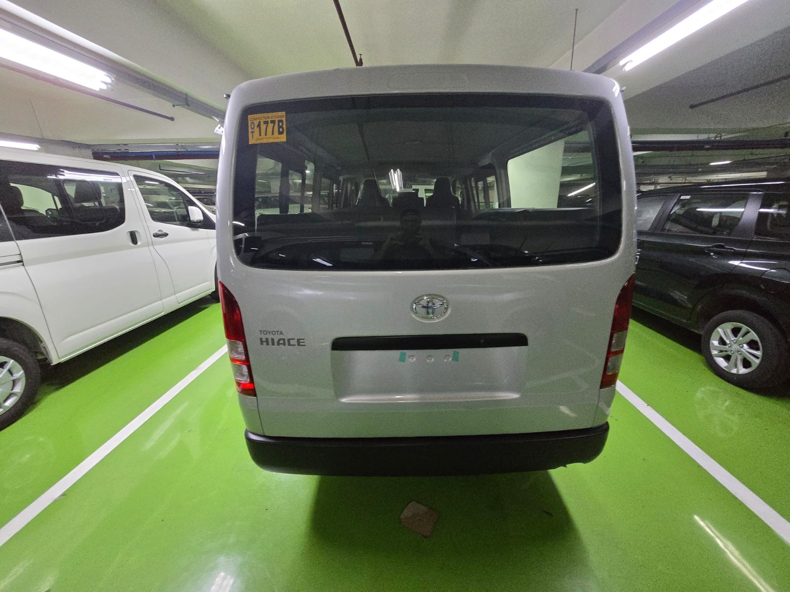 2027 TOYOTA HIACE VAN COMMUTER 3.0 2WD MT Silver image 5