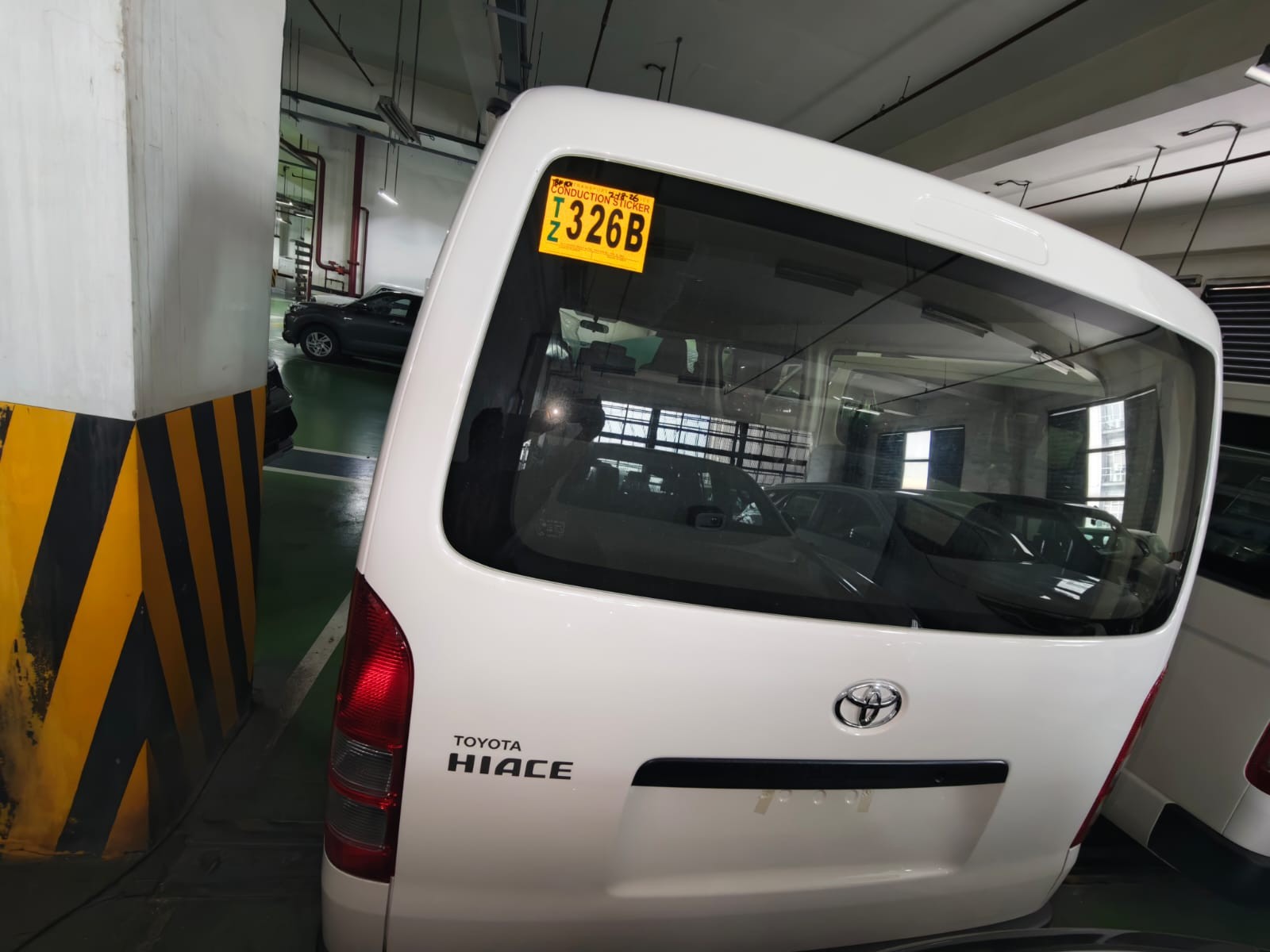 2027 TOYOTA HIACE VAN COMMUTER 3.0 2WD MT White image 4