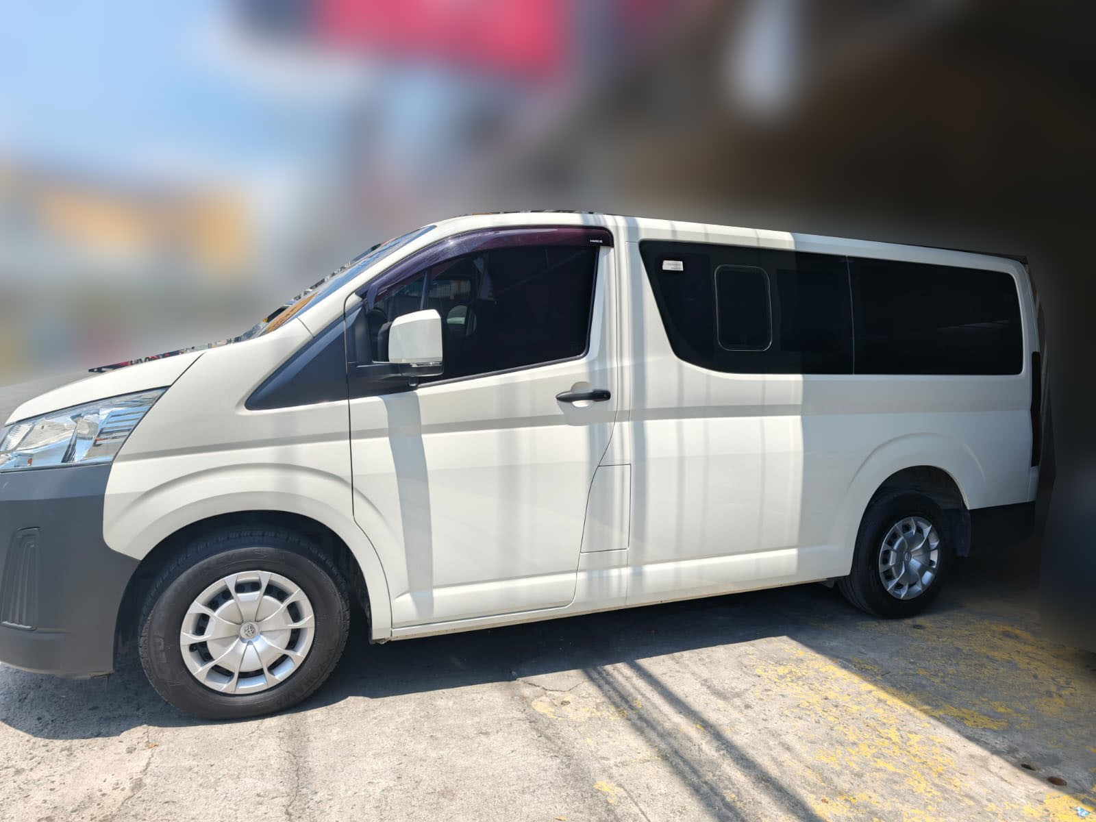 2022 TOYOTA HIACE VAN COMMUTER DELUXE 2.8 2WD MT White image 2
