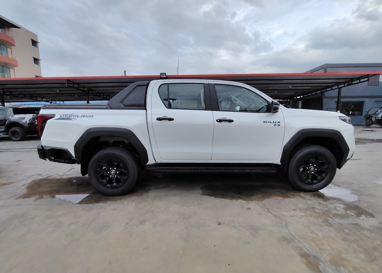 2026 TOYOTA HILUX TRAVO OVERLAND 2.8 2WD AT image 7