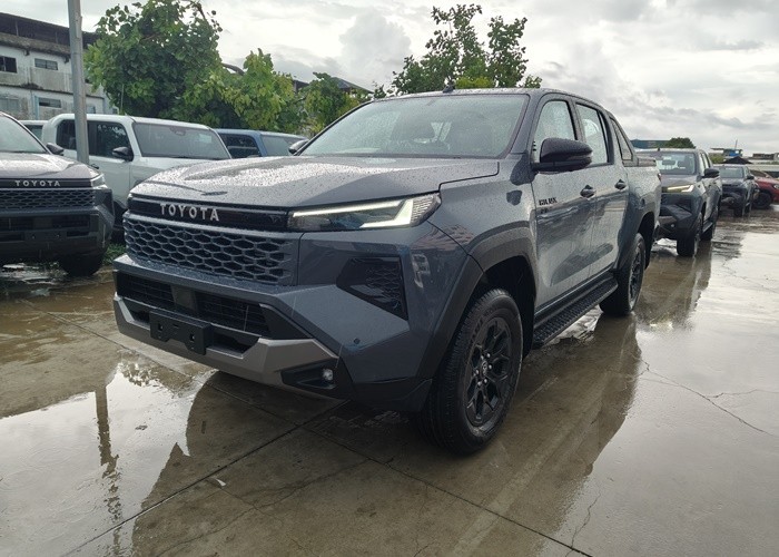 2026 TOYOTA HILUX TRAVO OVERLAND 2.8 2WD