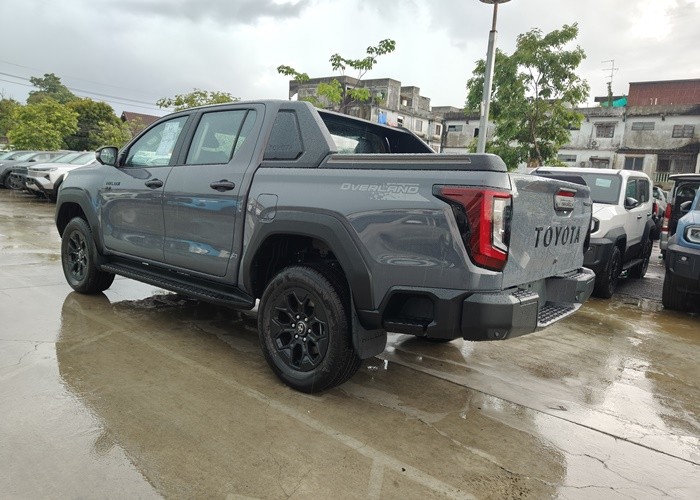 2026 TOYOTA HILUX TRAVO OVERLAND 2.8 2WD image 3