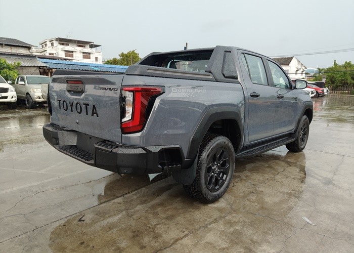 2026 TOYOTA HILUX TRAVO OVERLAND 2.8 2WD image 6
