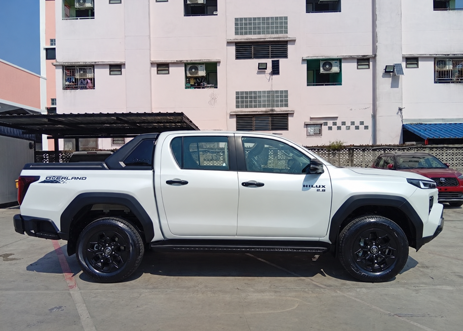 2026 TOYOTA HILUX TRAVO OVERLAND 2.8 2WD AT White image 10