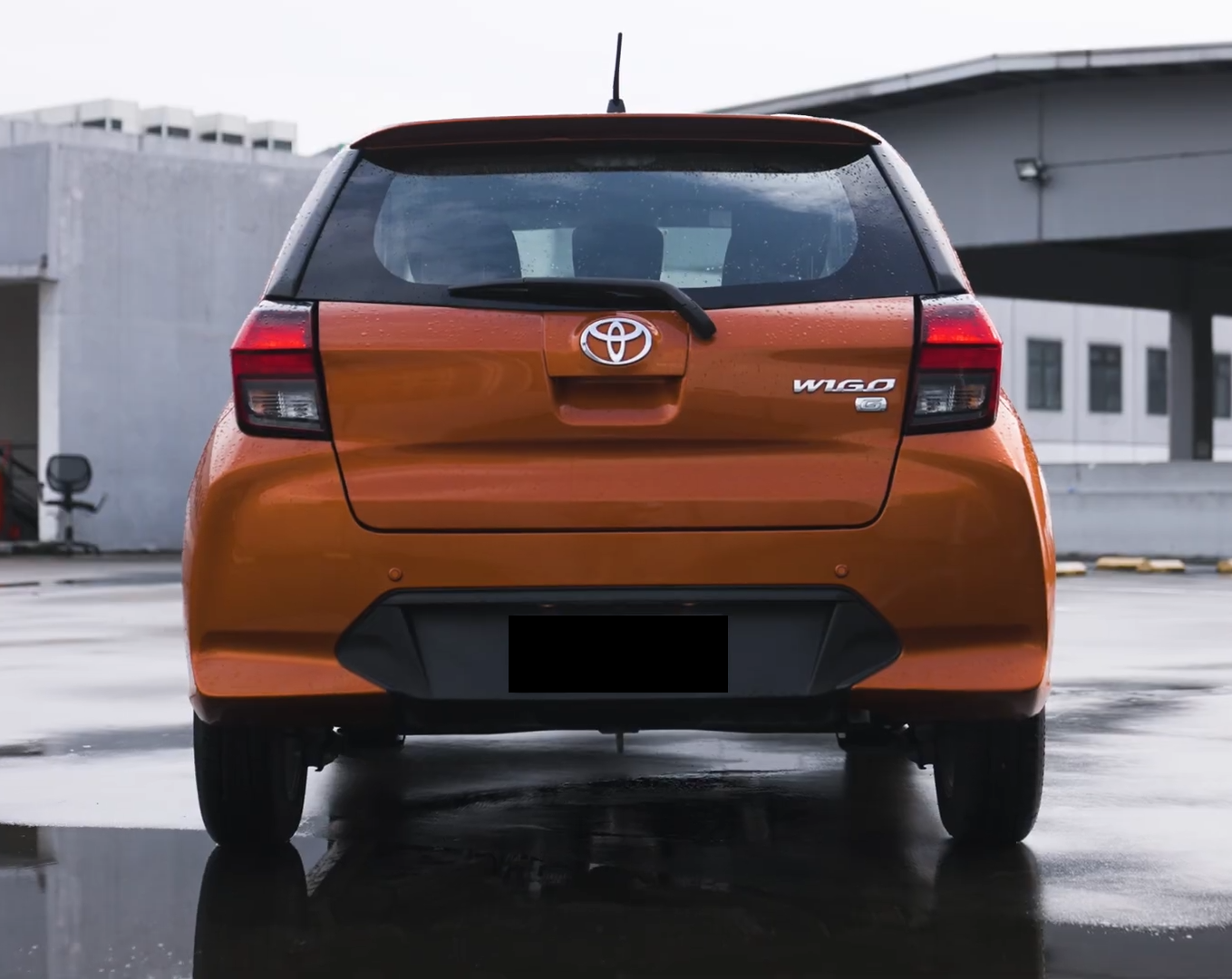 2027 TOYOTA WIGO HATCHBACK G 1.0 2WD CVT Orange image 4
