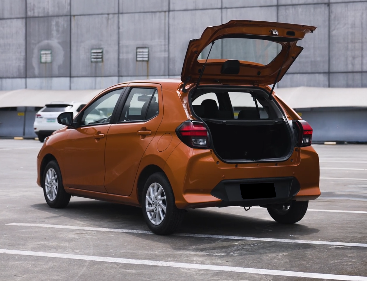 2027 TOYOTA WIGO HATCHBACK G 1.0 2WD CVT Orange image 12
