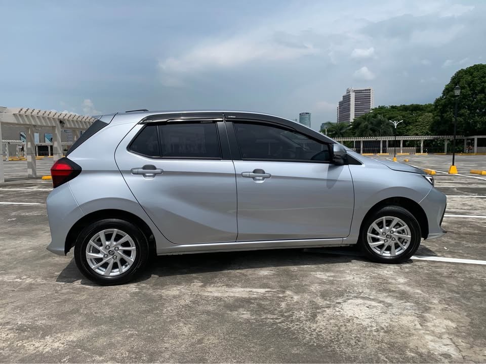 2027 TOYOTA WIGO HATCHBACK G 1.0 2WD CVT Silver image 3