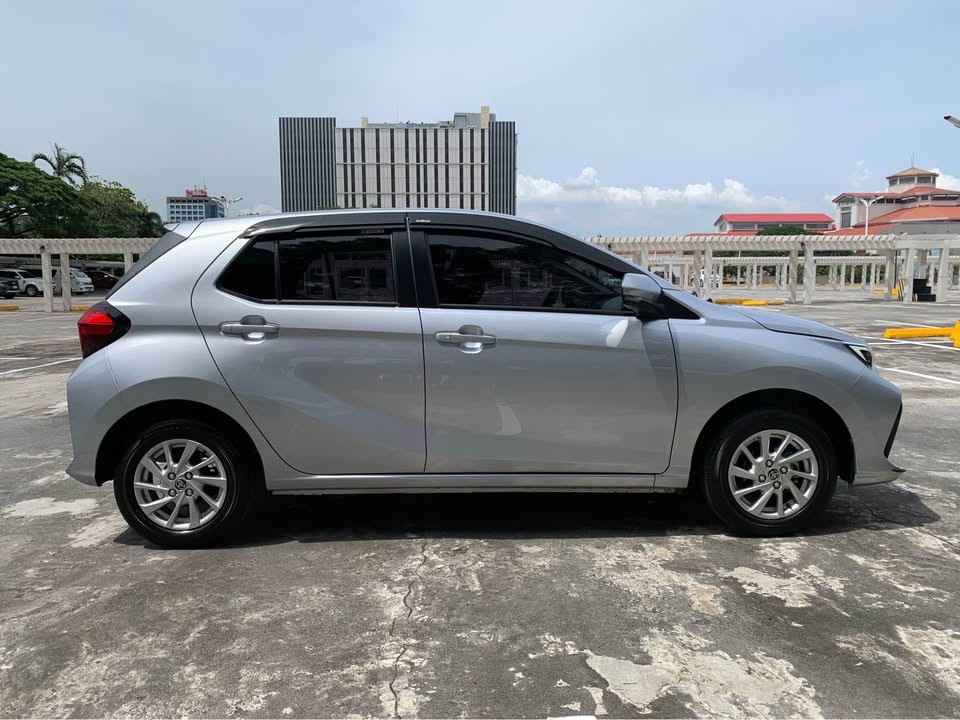 2027 TOYOTA WIGO HATCHBACK G 1.0 2WD CVT Silver image 4