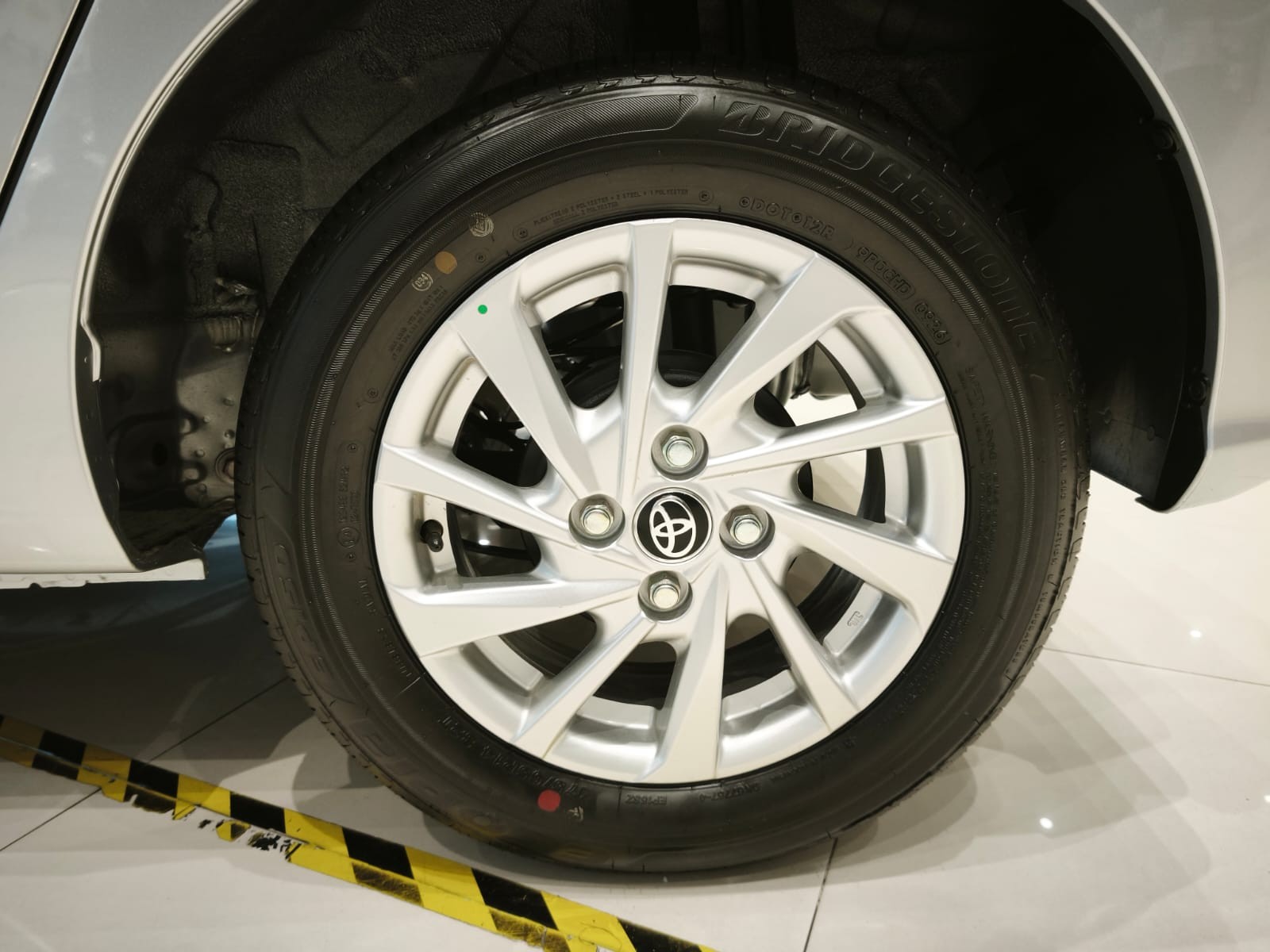 2027 TOYOTA WIGO HATCHBACK G 1.0 2WD CVT Silver (Z-1316) image 9