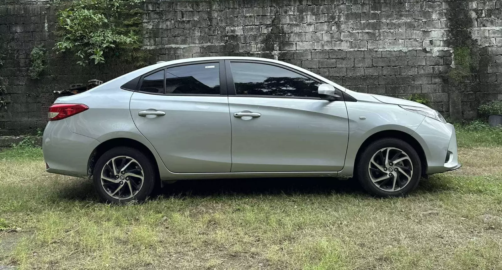 2027 TOYOTA VIOS SEDAN XLE 1.3 2WD CVT Silver image 4