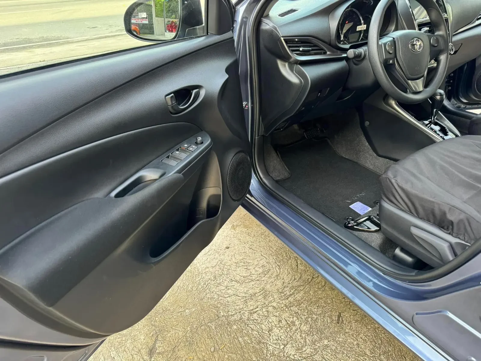 2027 TOYOTA VIOS SEDAN XLE 1.3 2WD CVT Blue image 13