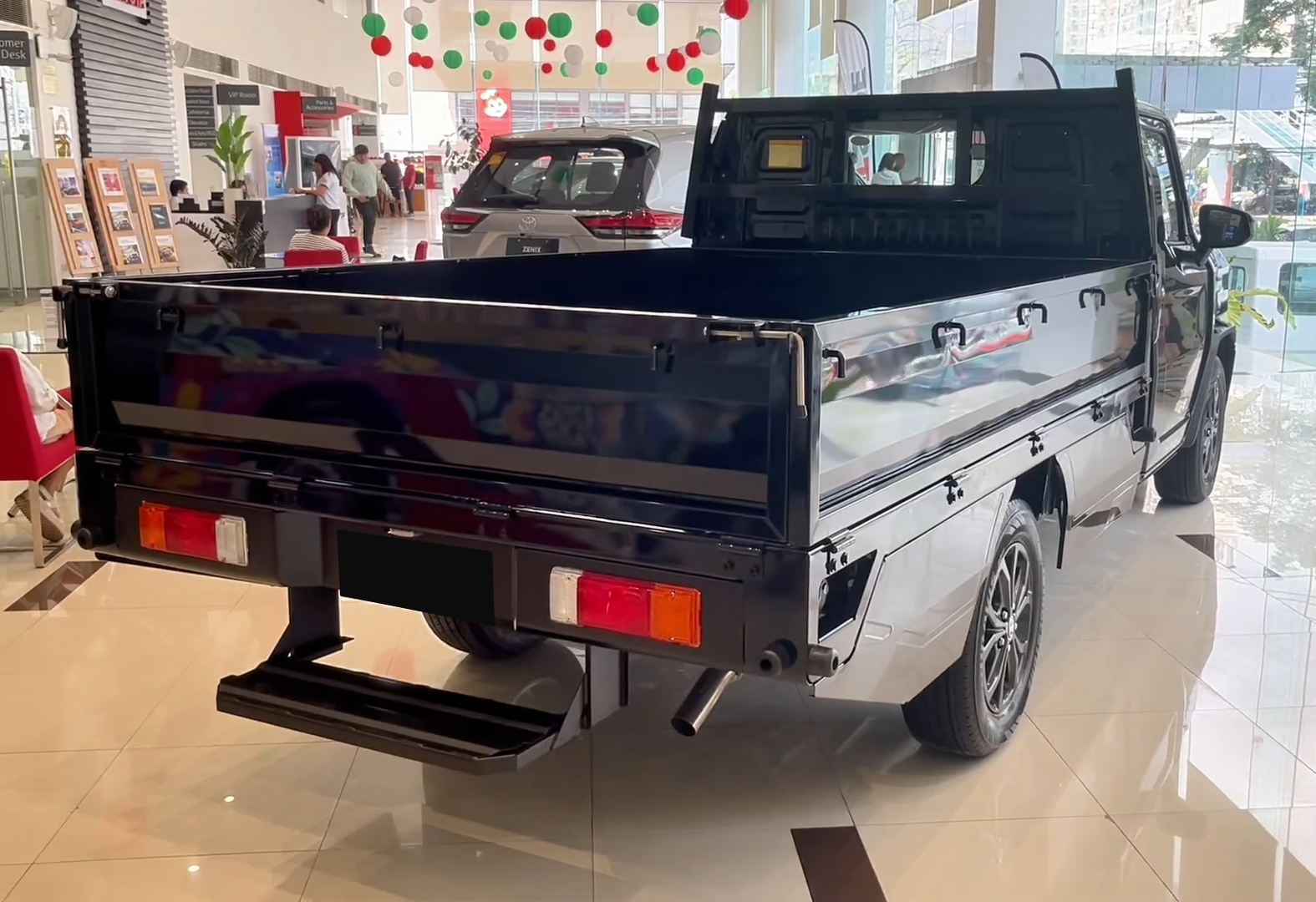 2027 TOYOTA TAMARAW SINGLE CAB GL Dropside DSL 2.4 2WD AT Black image 5