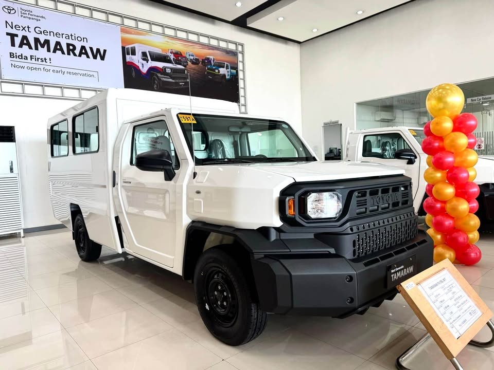 2027 TOYOTA TAMARAW VAN Utility Van DSL 2.4 2WD MT White