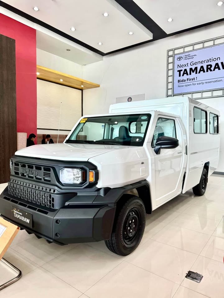 2027 TOYOTA TAMARAW VAN Utility Van DSL 2.4 2WD MT White image 8