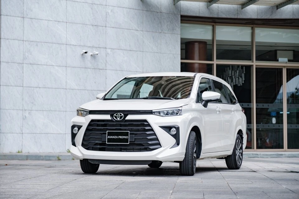 2027 TOYOTA AVANZA SUV PREMIO 1.5 2WD CVT White