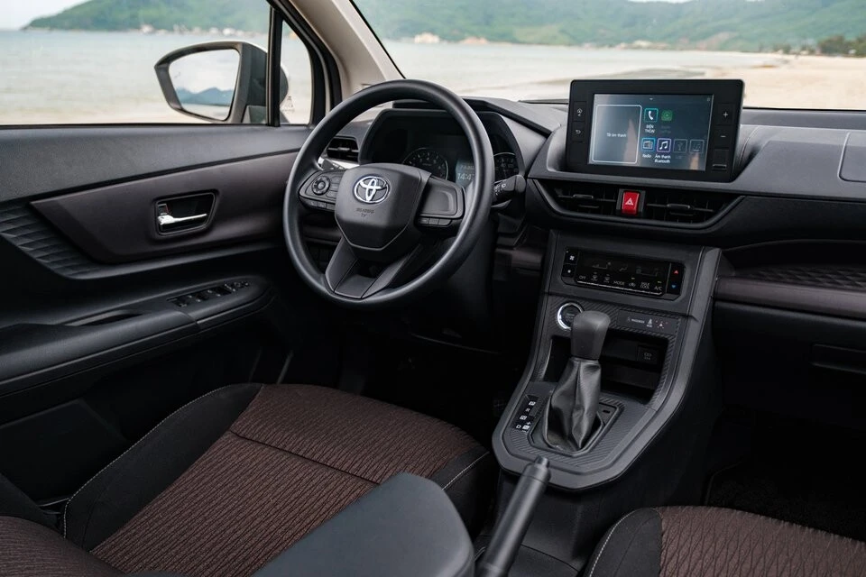 2027 TOYOTA AVANZA SUV PREMIO 1.5 2WD CVT White image 8