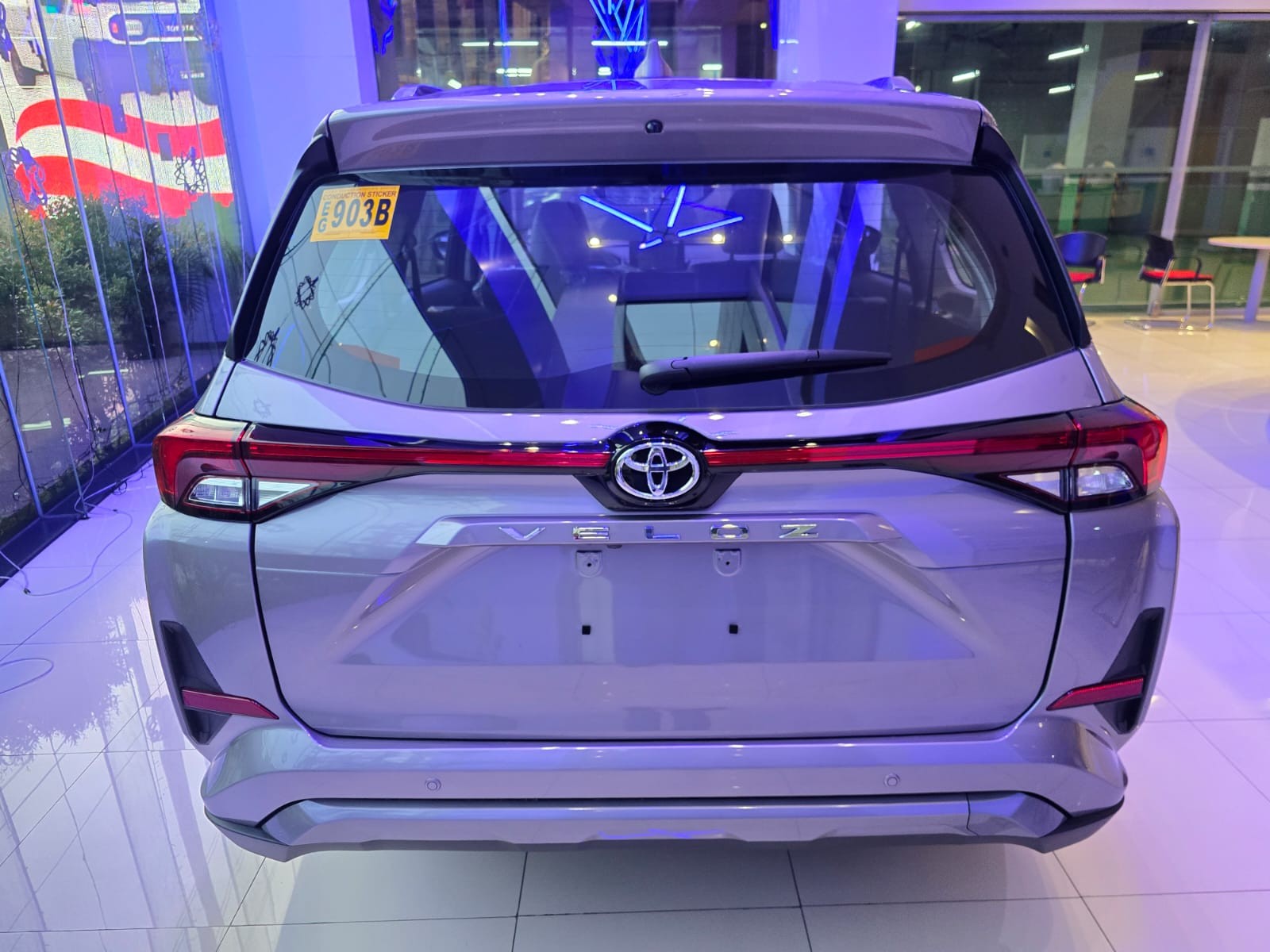 2027 TOYOTA VELOZ SUV V 1.5 2WD CVT Silver image 4
